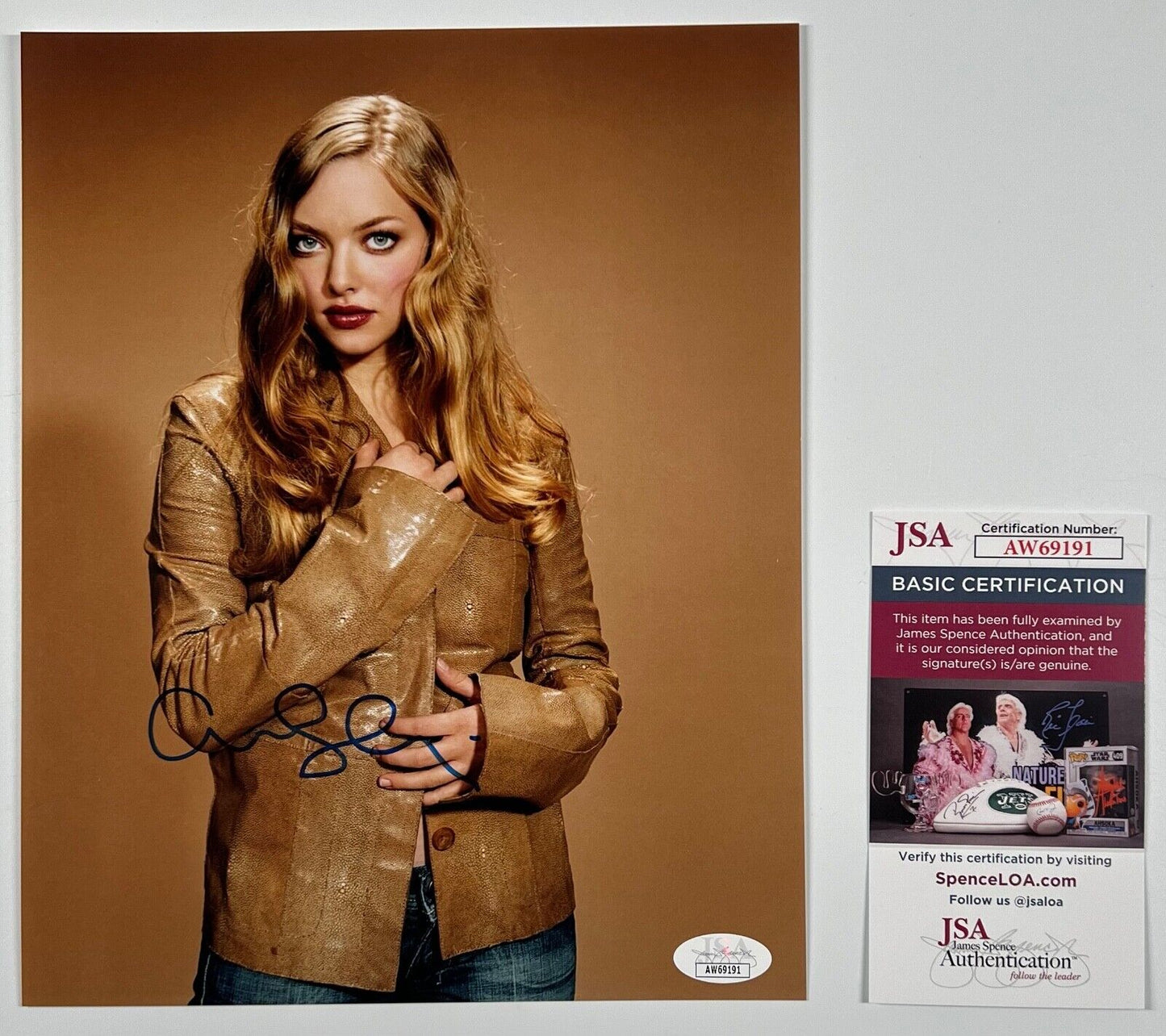 Amanda Seyfried JSA Signed Autograph Photo 8 x 10