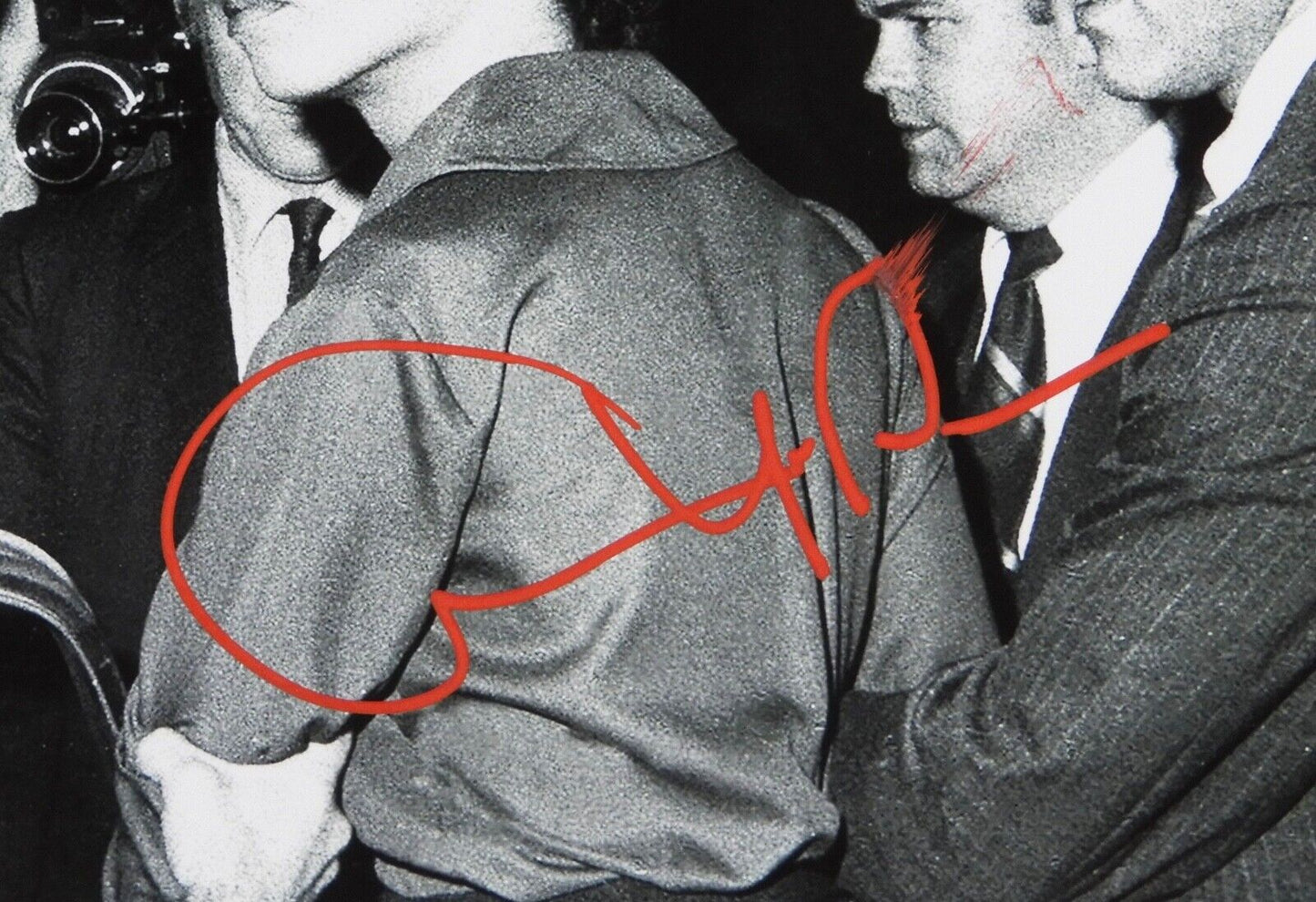 Angela Davis JSA Autograph Signed 8 x 10 photo