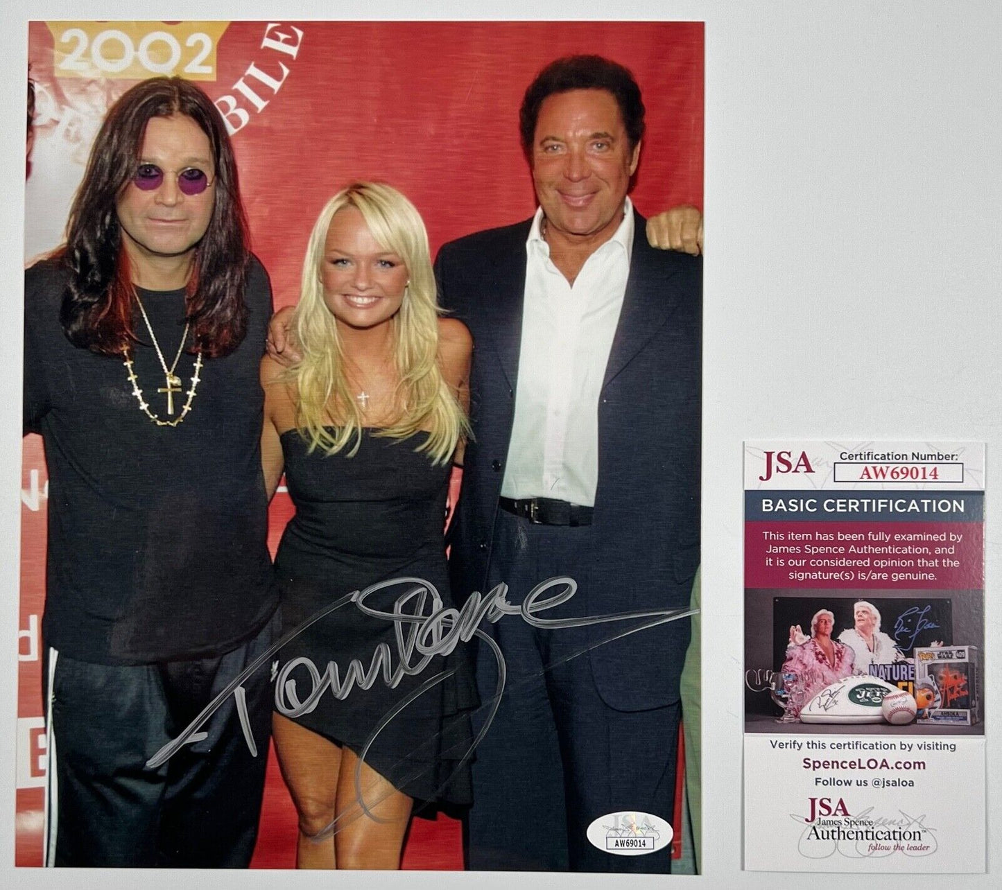 Tom Jones JSA Signed Autograph 8 x 10 photo
