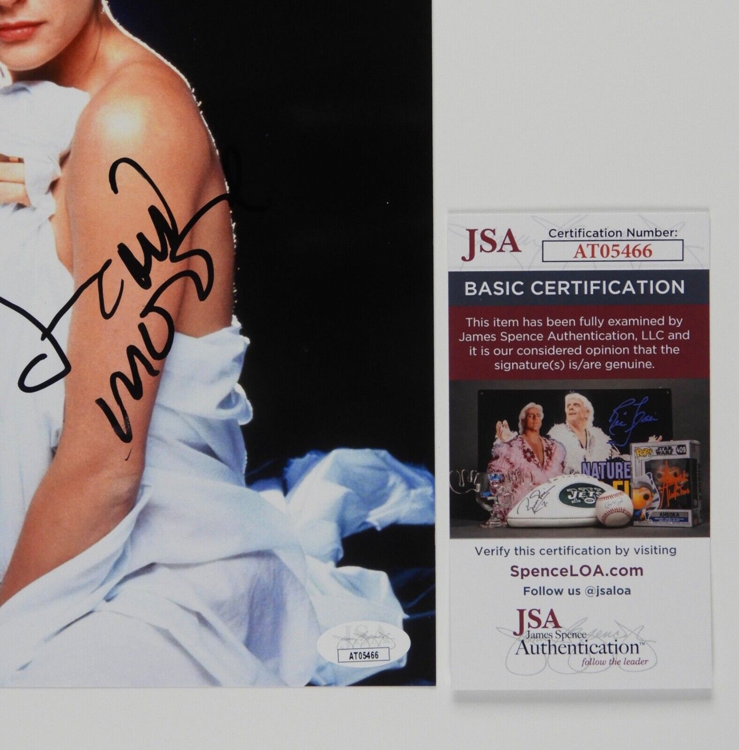 Demi Moore JSA Signed Autograph 8 x 10 Photo
