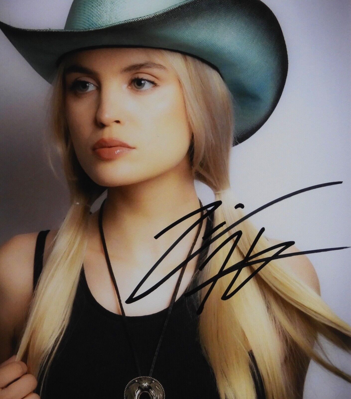 Zandi Holup JSA Signed Autograph 8 x 10 Photo Country Music Star