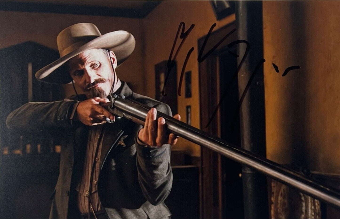 Viggo Mortensen JSA Signed Autograph 8 x 10 photo