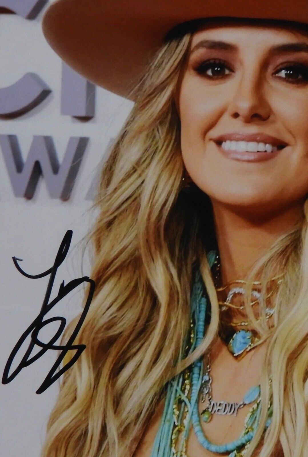 Lainey Wilson JSA Signed Autograph 8 x 10 Photo Country Music Star