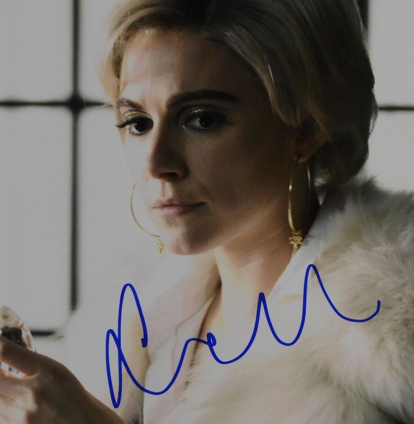 Sienna Miller JSA Signed Autograph Photo 8 x 10