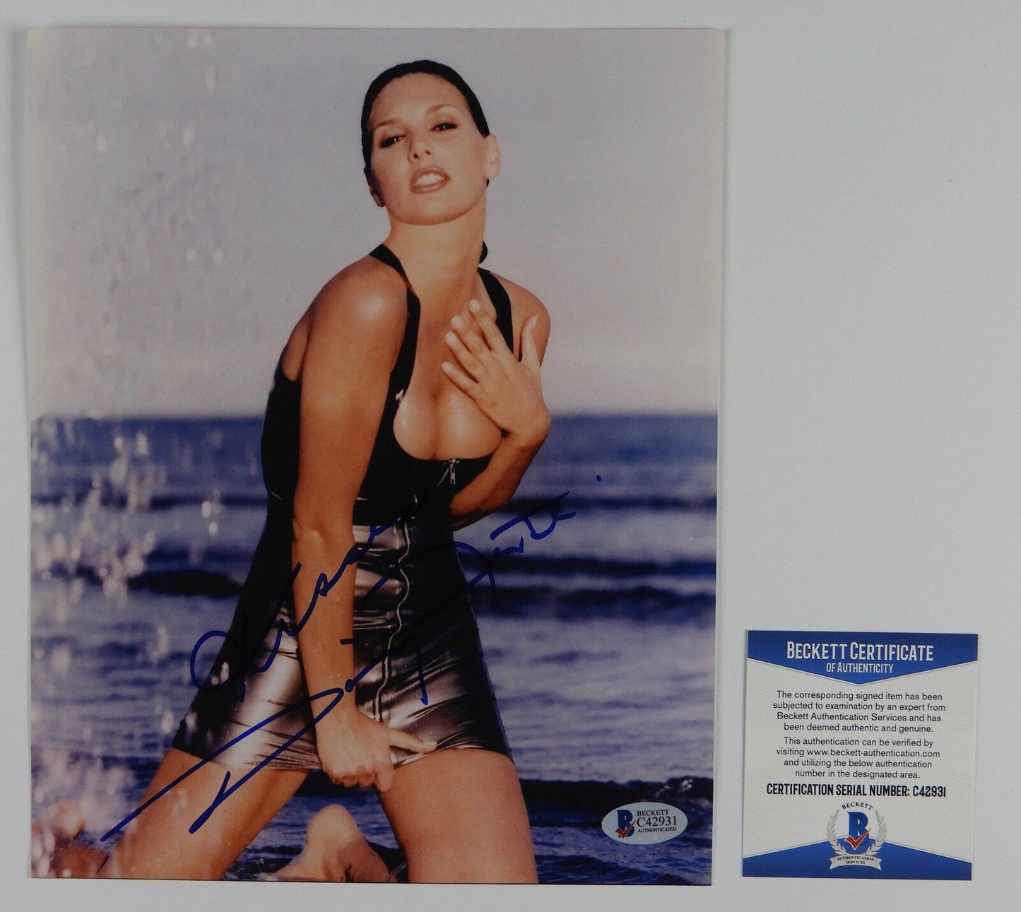 Daisey Fuentes signed autograph photo 8 x 10 BAS COA Beckett