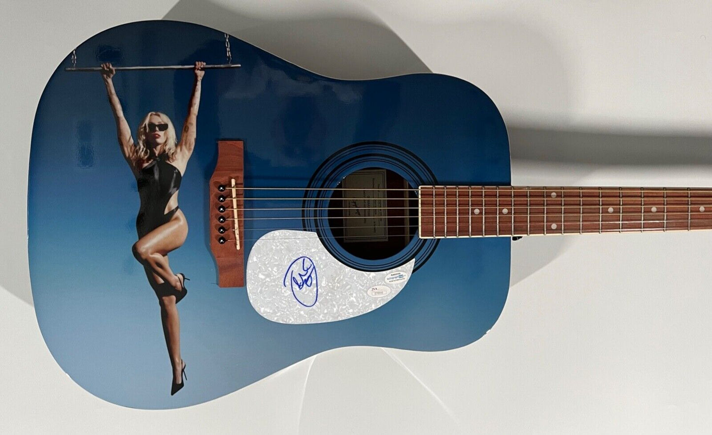 Miley Cyrus JSA Guitar Autograph Signed Acoustic Guitar