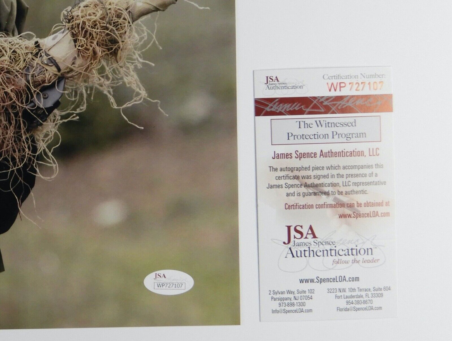 Tom Berenger Autograph JSA 11 x 14 Signed Photo