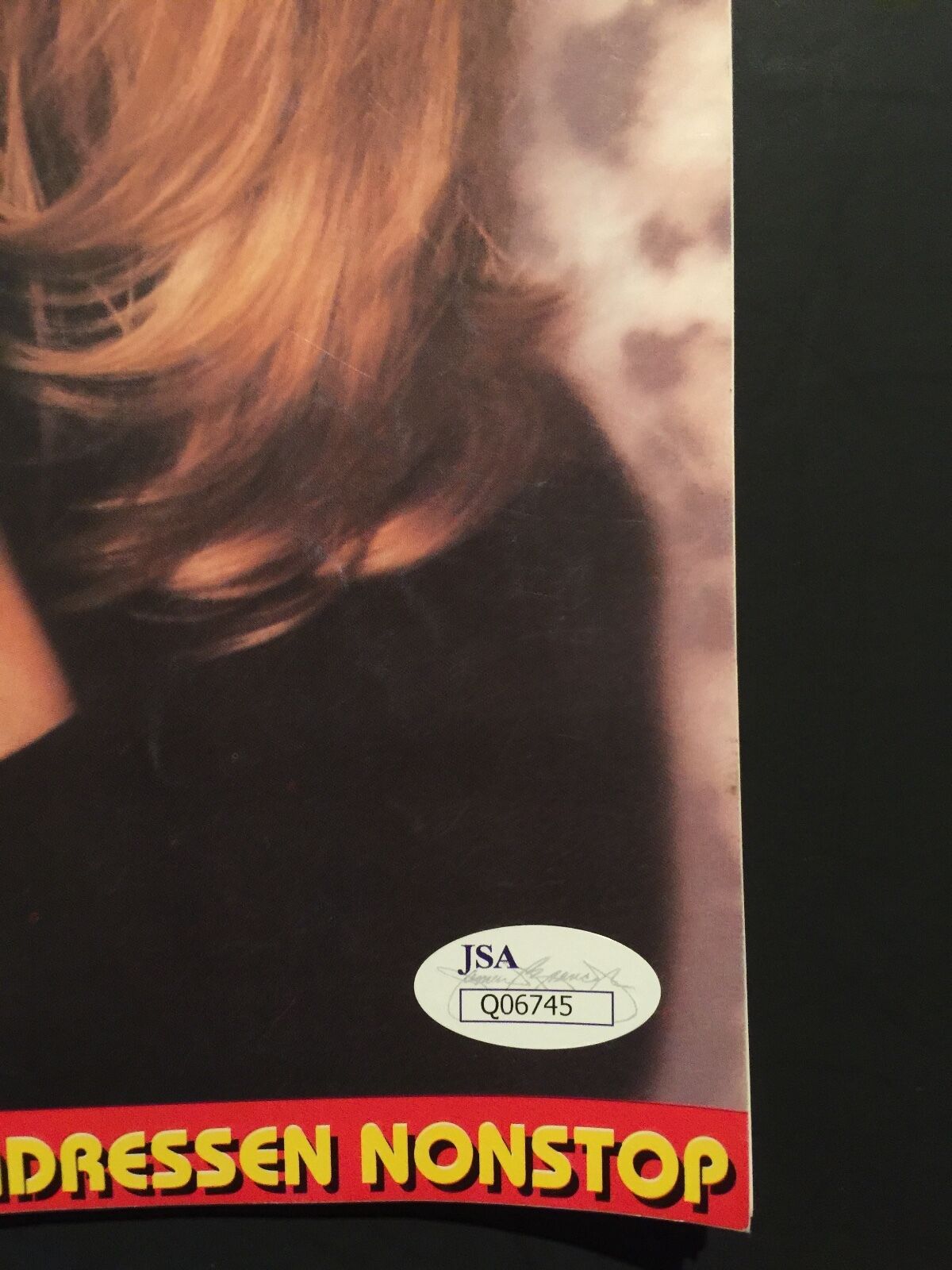 Lee Ann Rimes Autograph Signed Magazine JSA COA