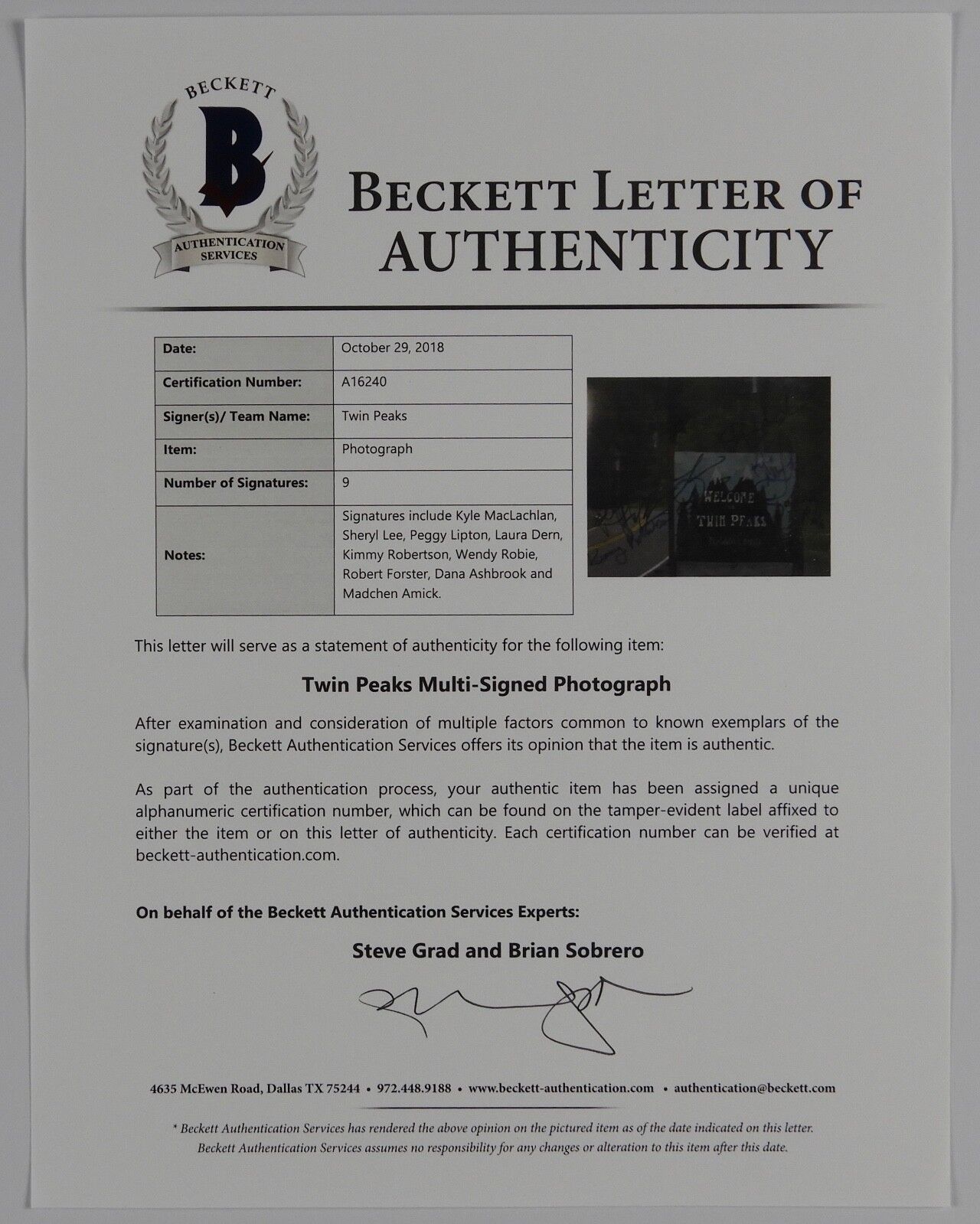 Twin Peaks Cast Autograph Signed Photo Beckett 8 x 10 Kyle MacLachlan Laura Dern