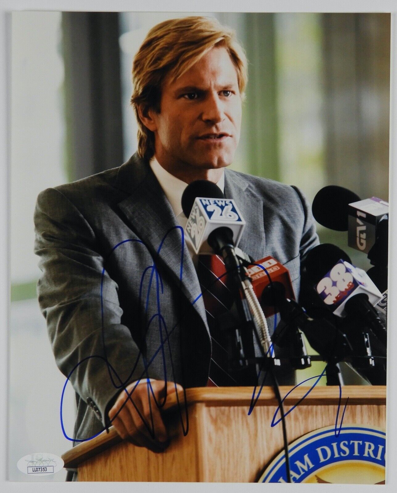 Aaron Eckhart JSA Signed Autograph 8 x 10 photo Two Face Batman