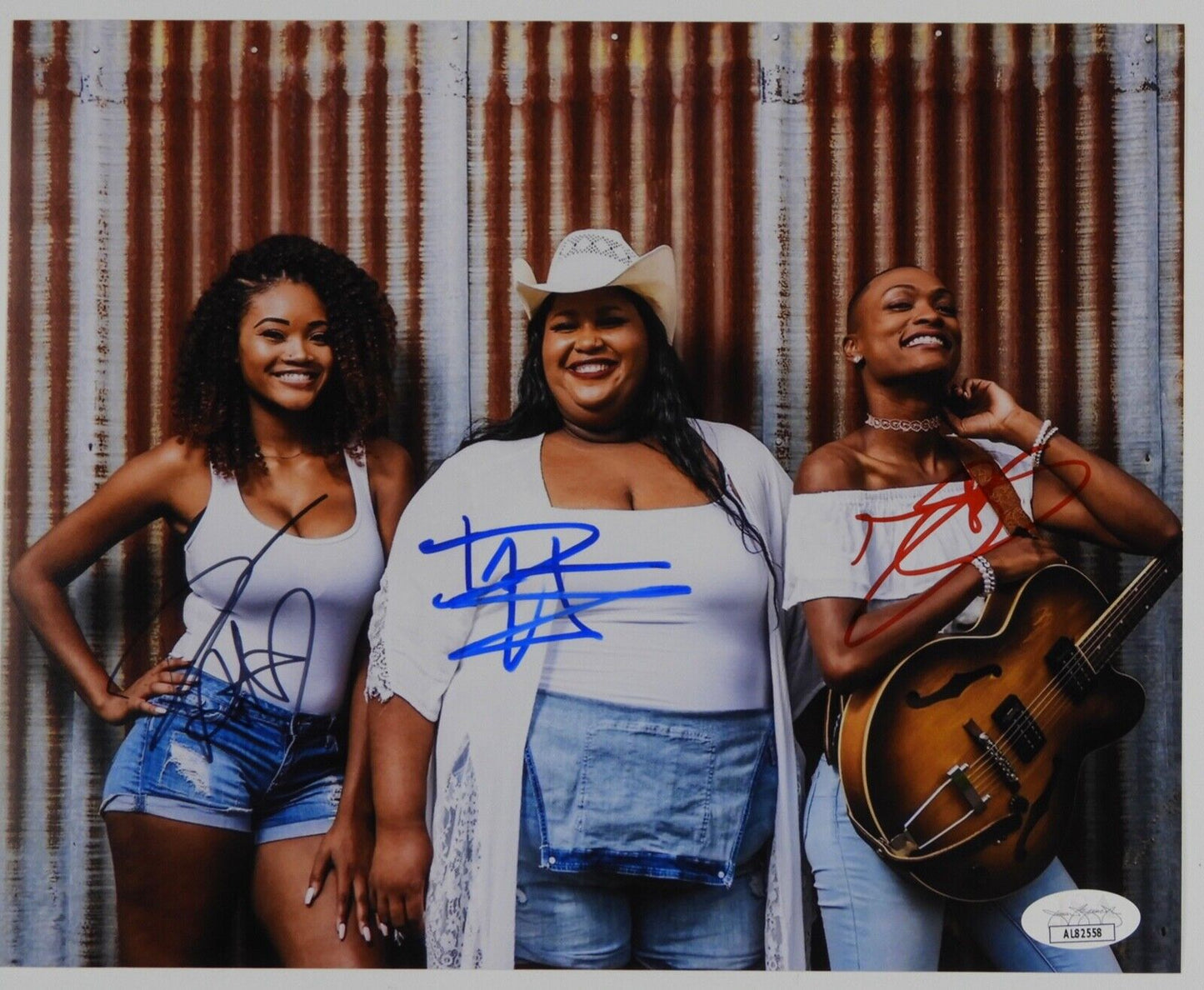 Chapel Hart JSA Signed Autograph 8 x 10 Photo Danica Hart Devynn Hart Trea Swind