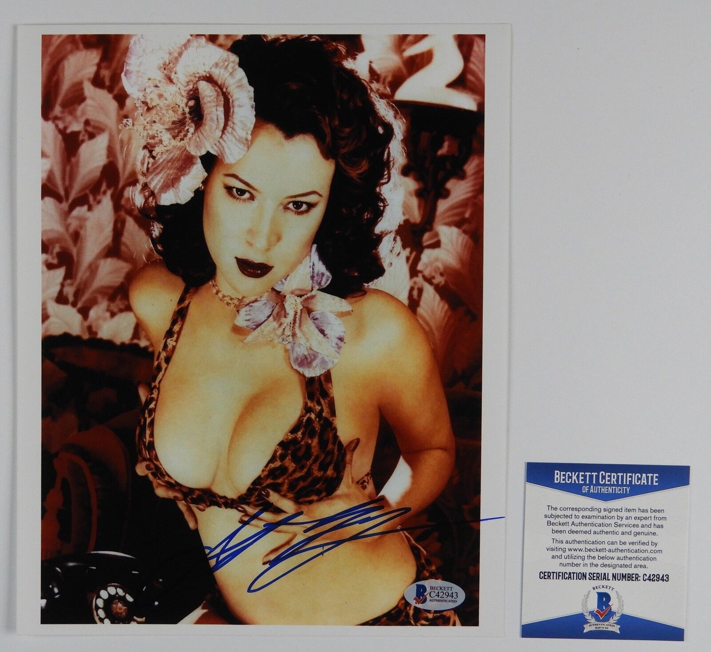 Jennifer Tilly signed autograph photo 8 x 10 BAS COA Beckett