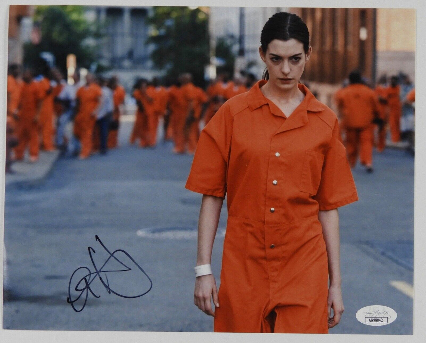 Anne Hathaway JSA Signed Autograph 8 x 10 photo Catwoman The Dark Knight Rises