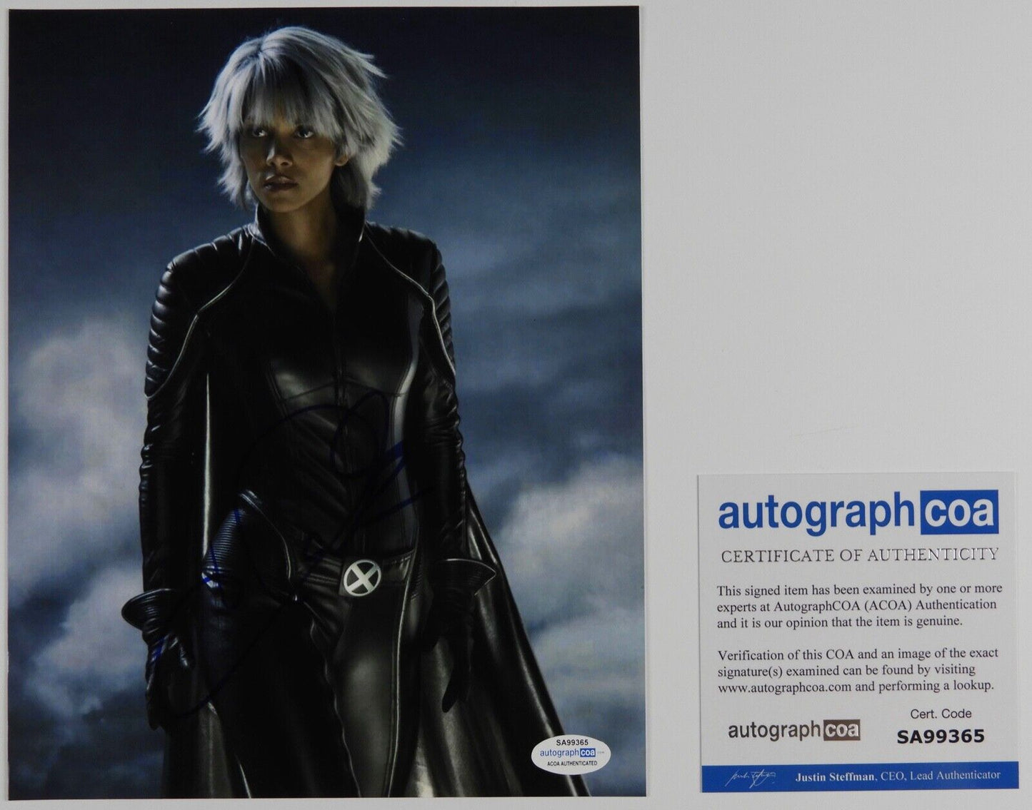 Halle Berry X Men Autograph Signed 8 x 10 photo ACOA Storm