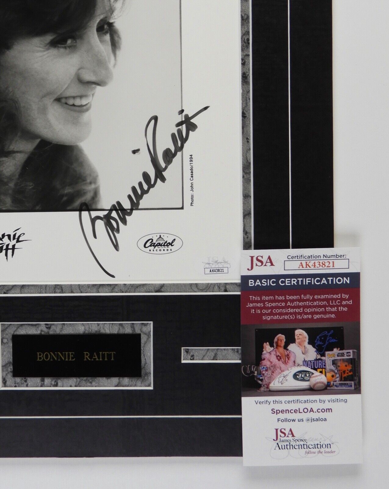 Bonnie Raitt Signed JSA Autograph 8 x 10 photo matted to 11 x 14