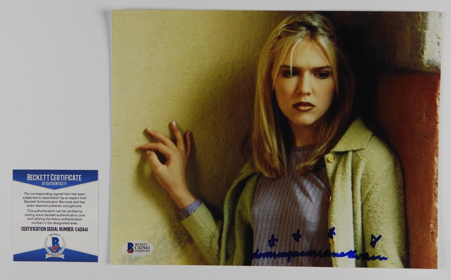 Dominque Swain signed autograph photo 8 x 10 BAS COA Beckett