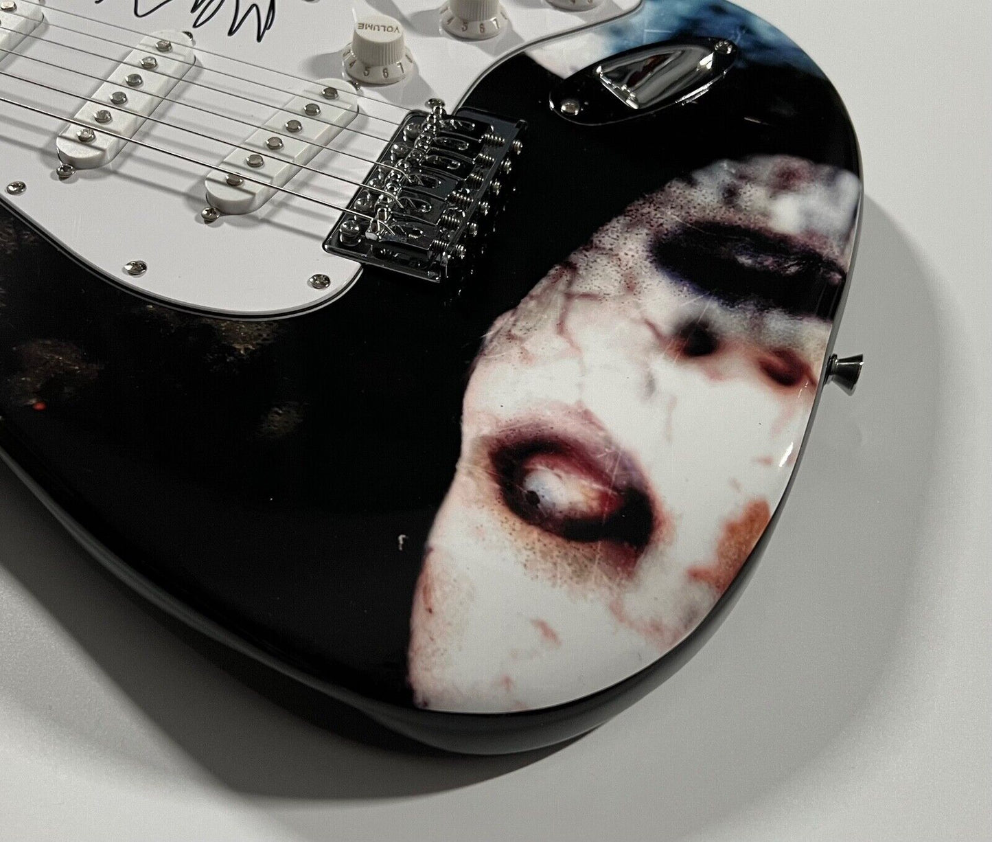 Marilyn Manson JSA Signed Guitar Autograph Stratocaster Guitar