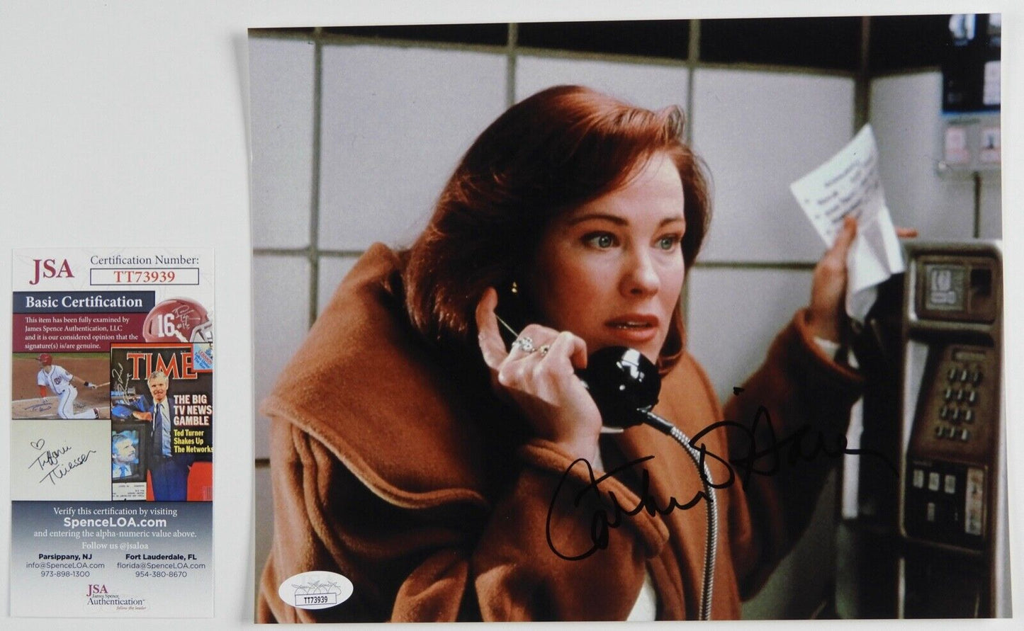 Catherine O'Hara JSA Signed Autograph 8 x 10 Photo Home Alone