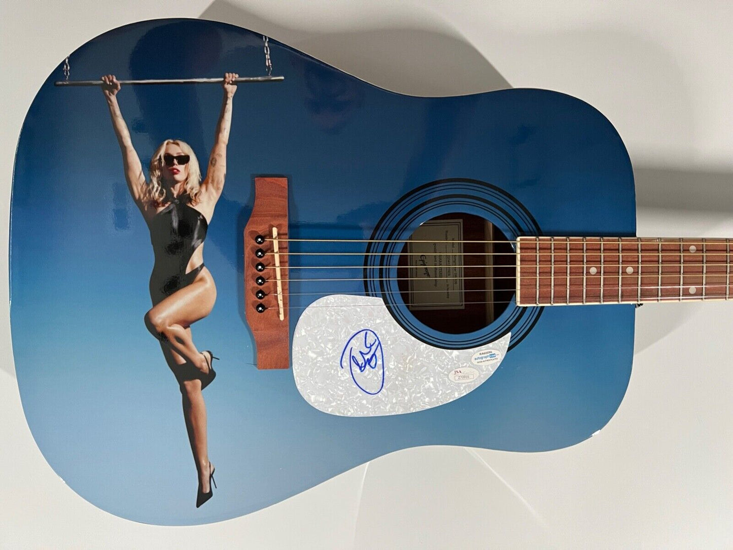 Miley Cyrus JSA Guitar Autograph Signed Acoustic Guitar
