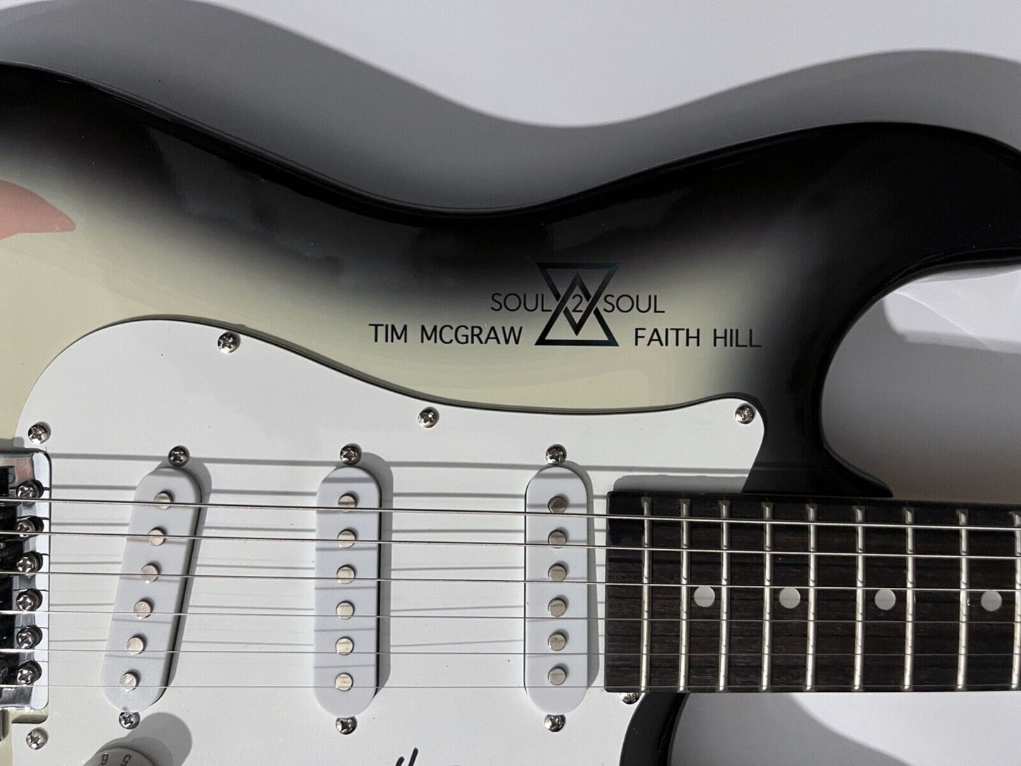 Tim McGraw Faith Hill signed guitar JSA Autograph Signed Stratocaster Guitar