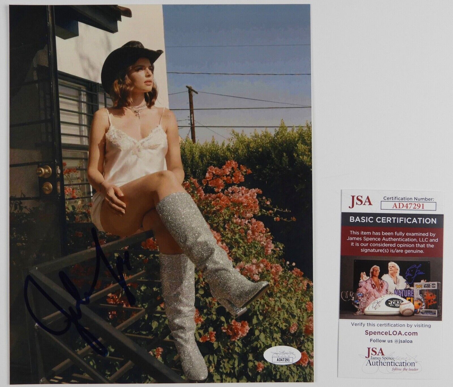 Juliette Lewis JSA Signed Autograph Photo 8 x 10