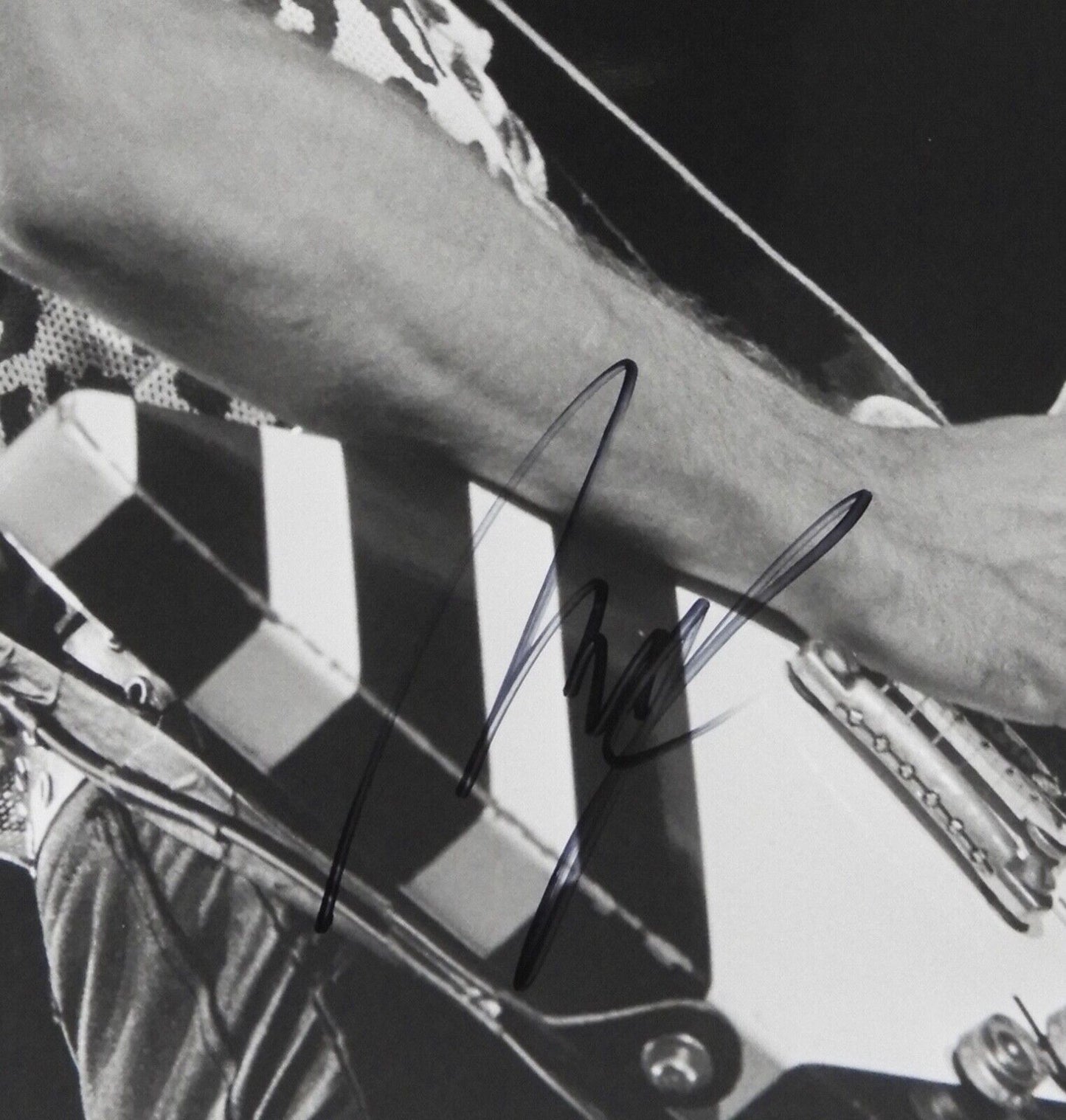 Scorpions Matthias Jabs Autograph Signed JSA Photo 11 x 14