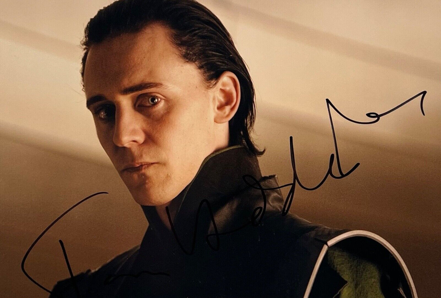 Tom Hiddleston Loki Thor JSA Signed Autograph Photo 8 x 10