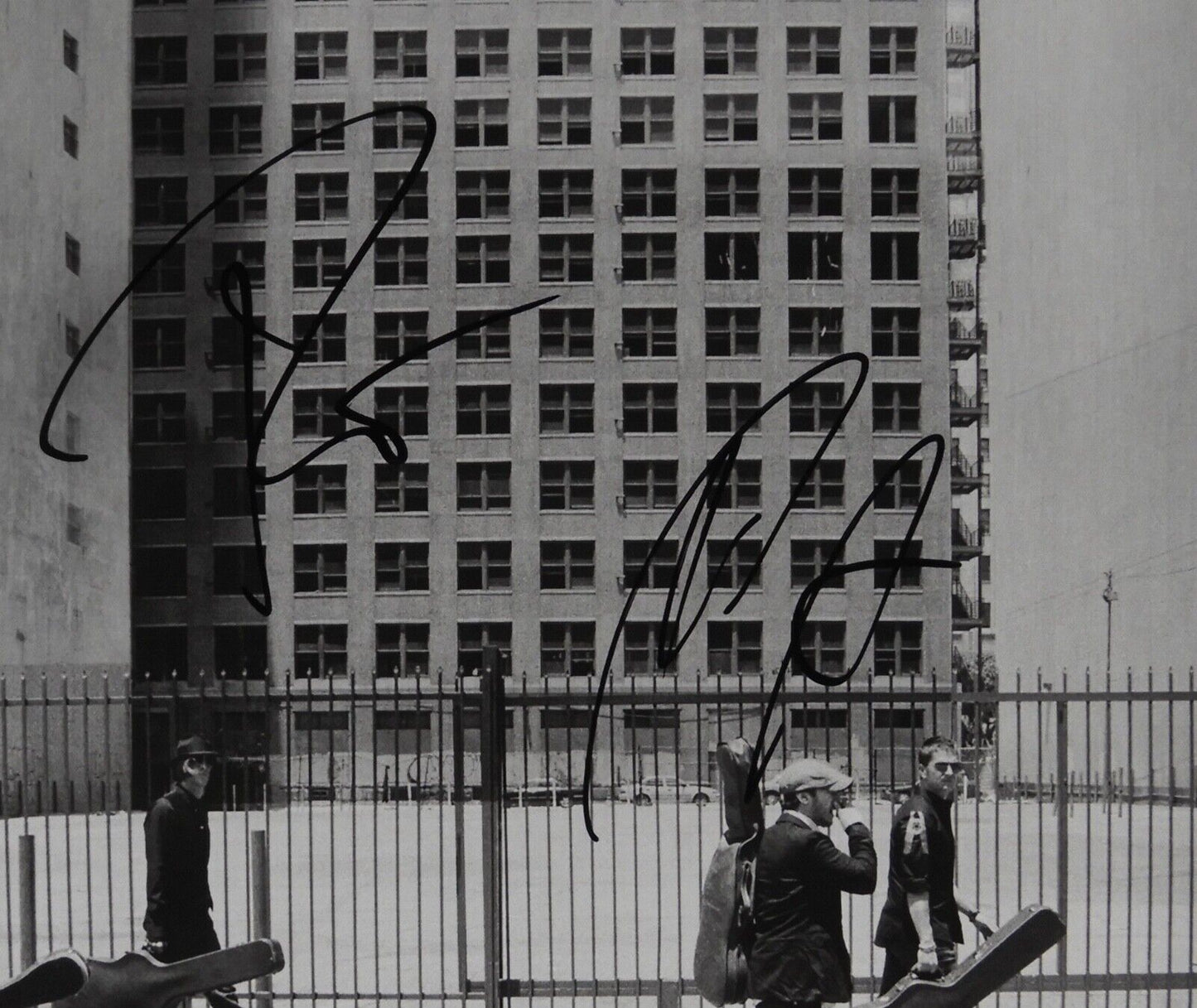 Matchbox 20 Rob Thomas JSA Autograph Signed Album Paul Doucette