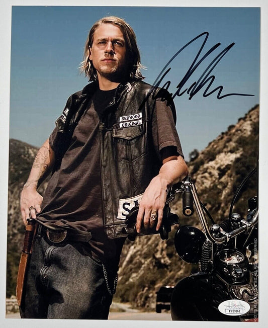 Charlie Hunnam JSA Signed Autograph 8 x 10 photo