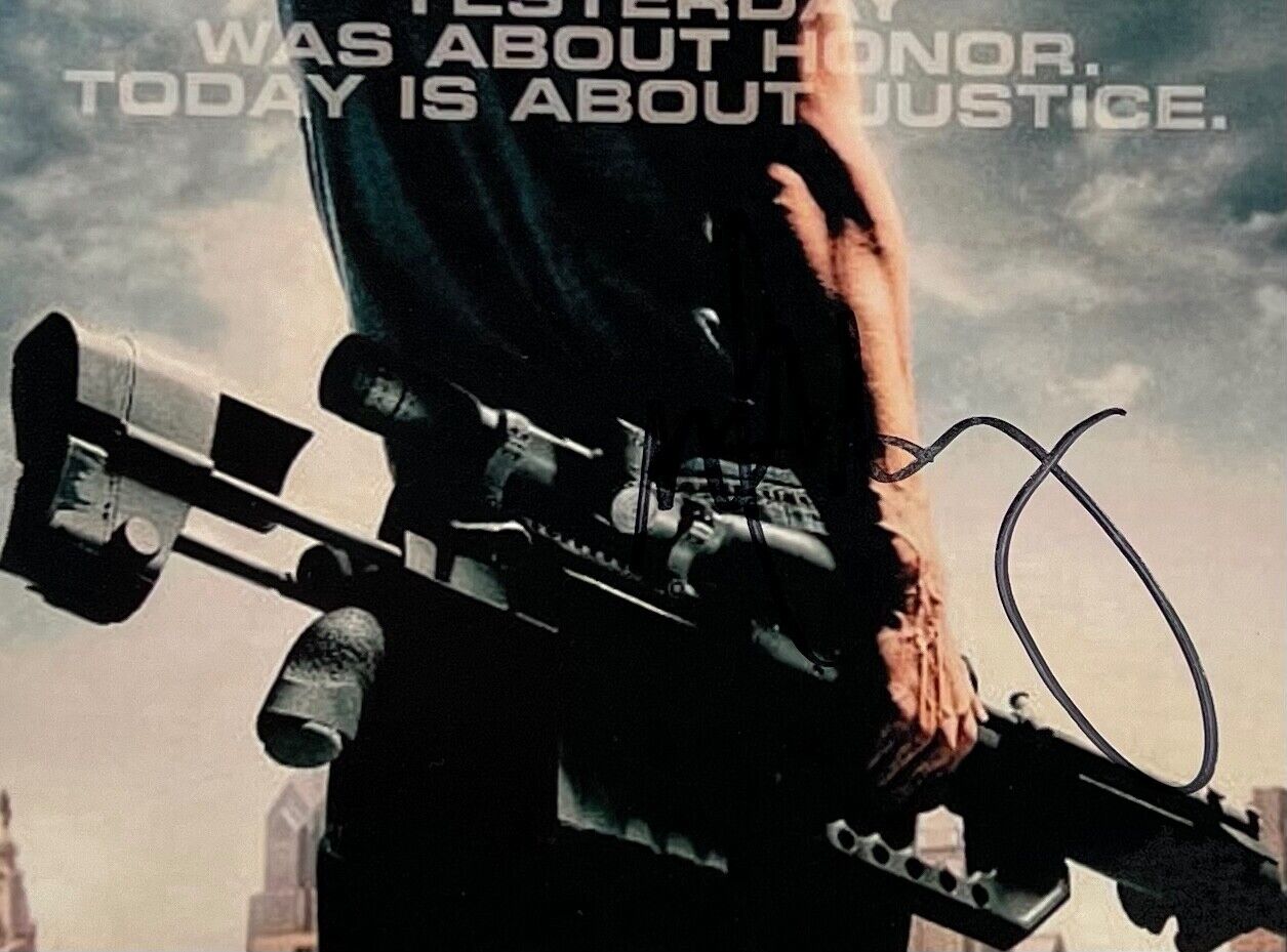 Mark Wahlberg Shooter JSA Signed Autograph Photo 8 x 10