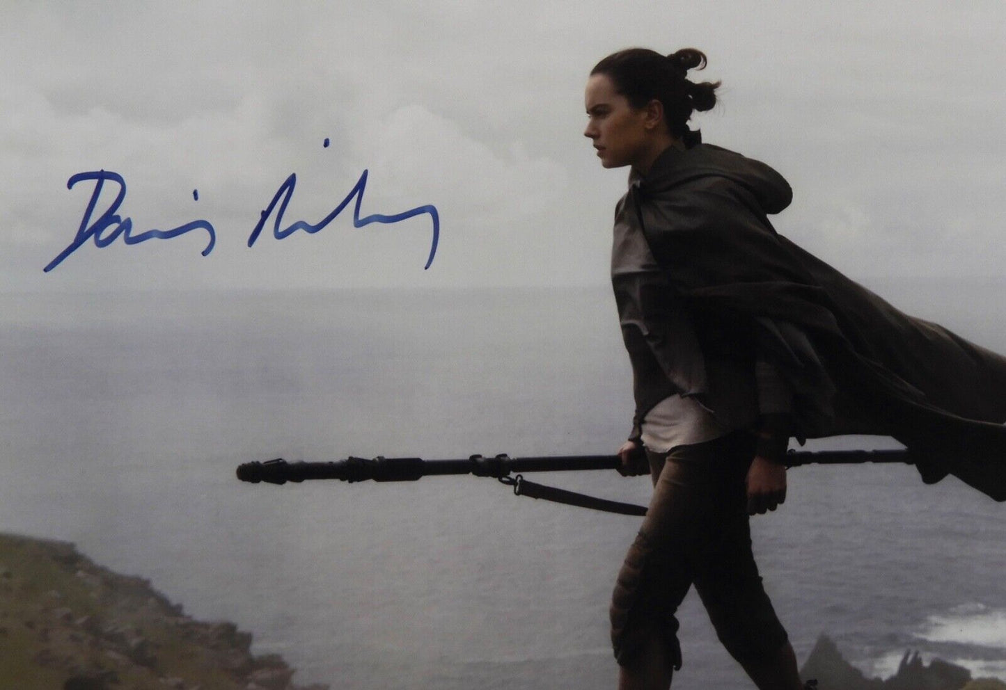 Star Wars The Last Jedi Daisy Ridley Autograph Signed 11 x 14 Beckett