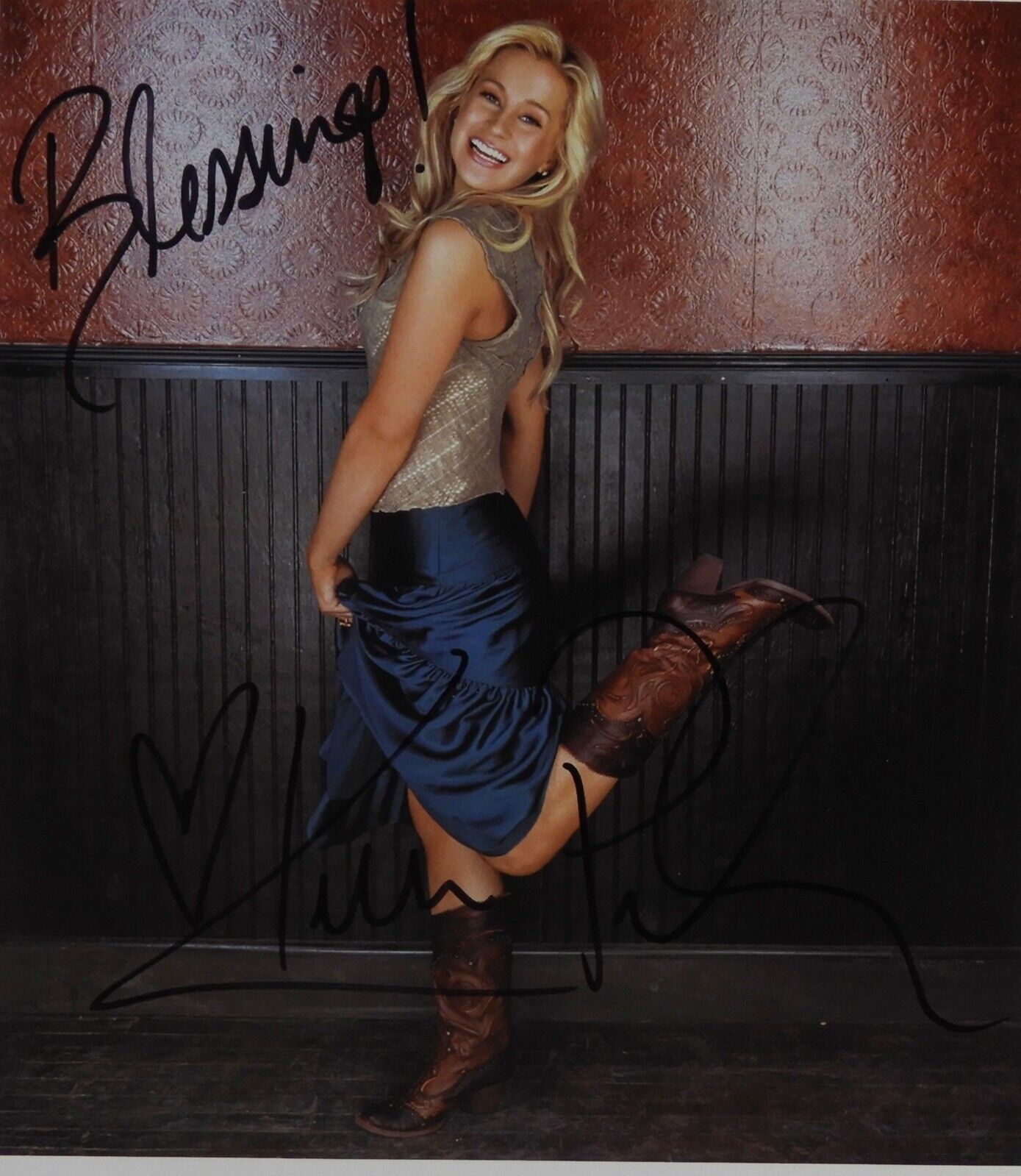 Kellie Pickler JSA Signed Autograph 8 x 10 Photo Country Music Star