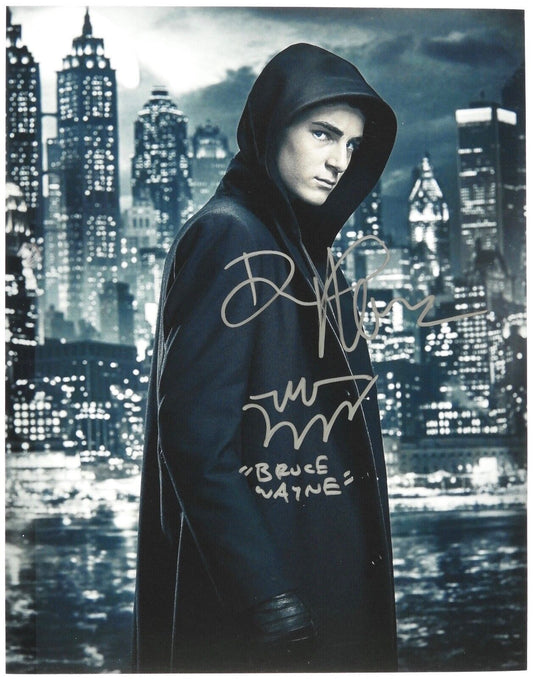 David Mazouz Bruce Wayne Batman Gotham JSA Autograph Signed Photo 11 x 14