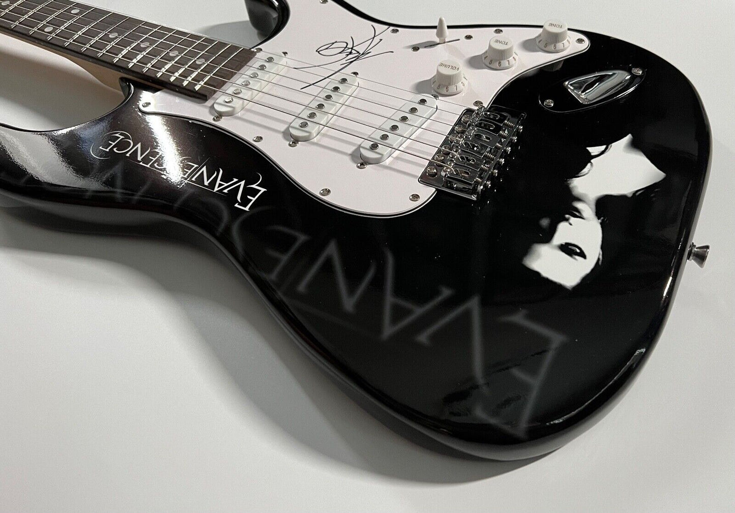 Amy Lee Evanescence JSA Autograph Signed Stratocaster Guitar