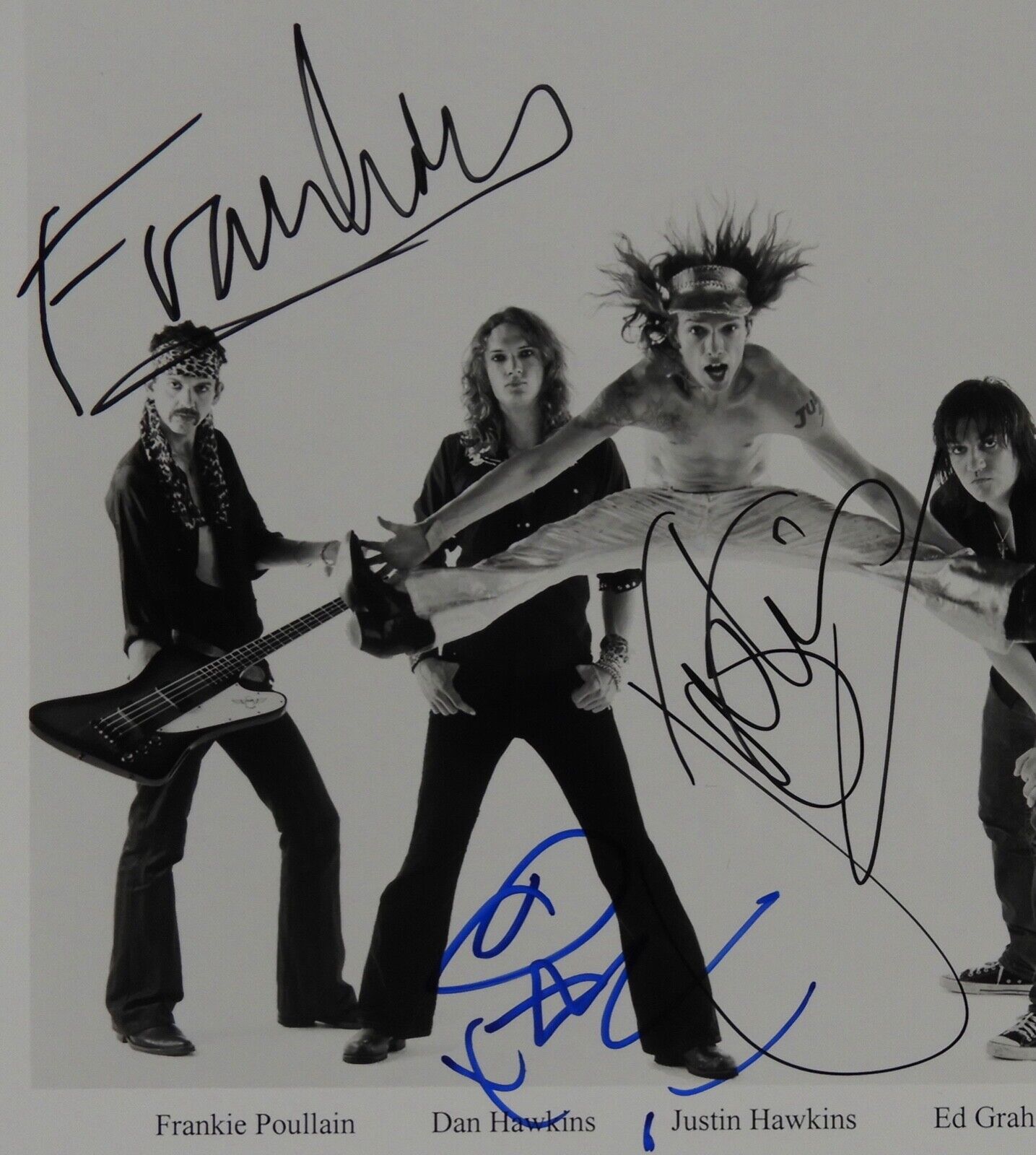 The Darkness JSA Autograph Signed Promo Photo Frankie Poullain Dan Hawkins