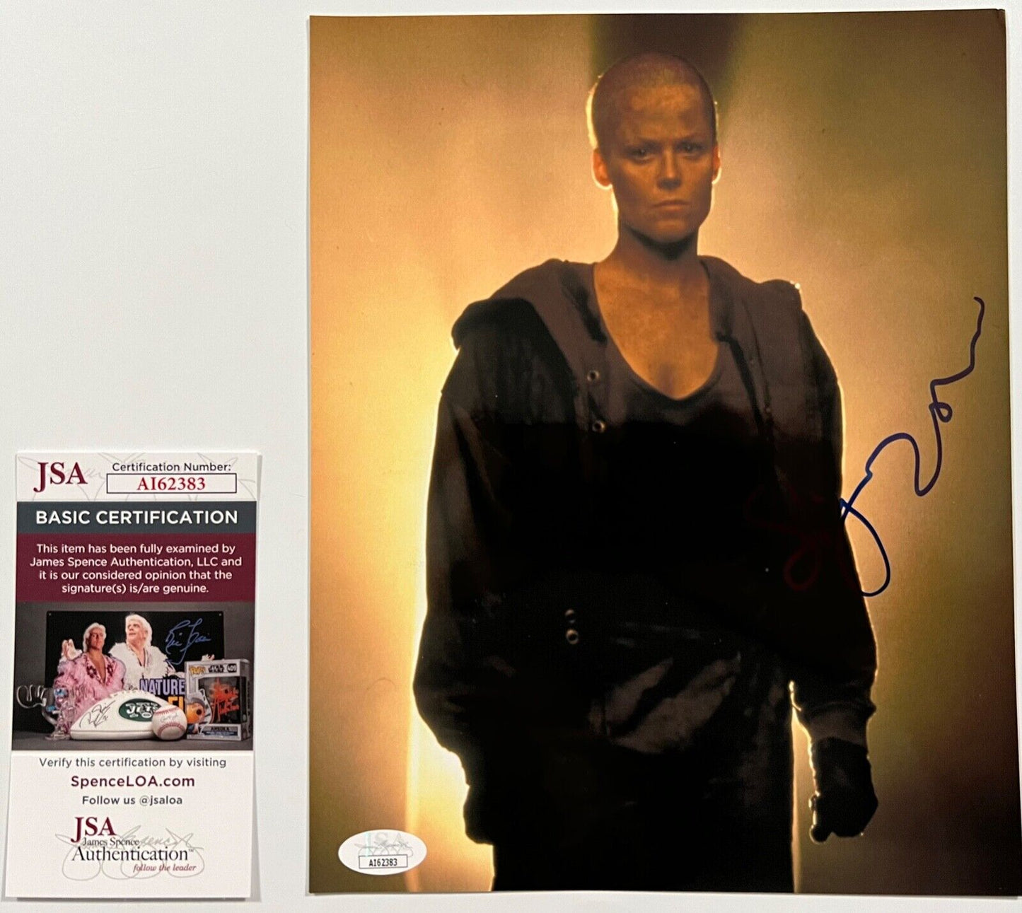 Sigorney Weaver JSA Signed Autograph Photo 8 x 10 Alien