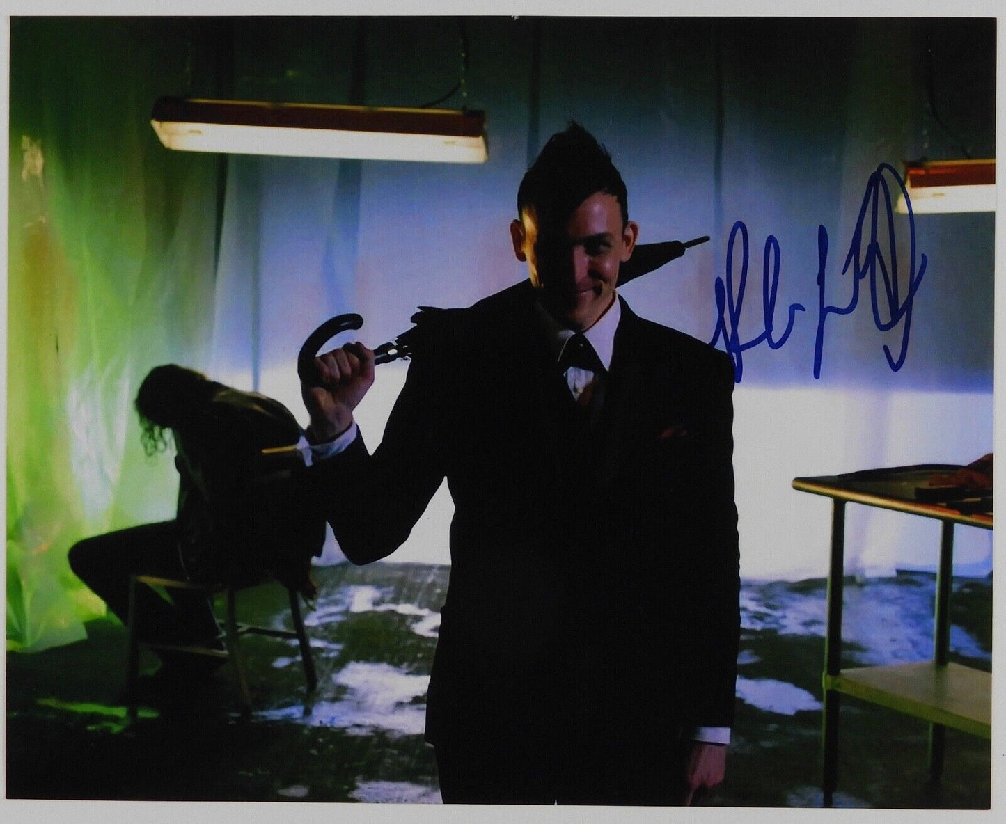 Robin Taylor Penguin Signed  Autogragh JSA COA 8 x 10 photo Gotham