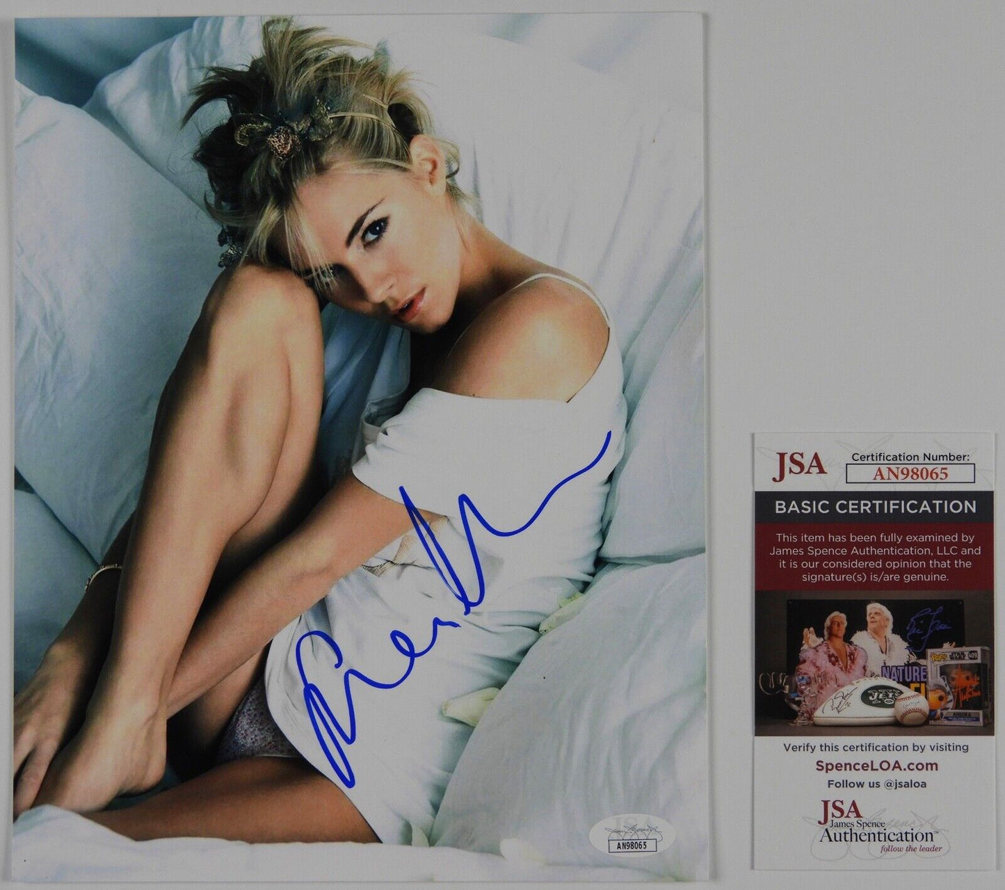 Sienna Miller JSA Signed Autograph Photo 8 x 10