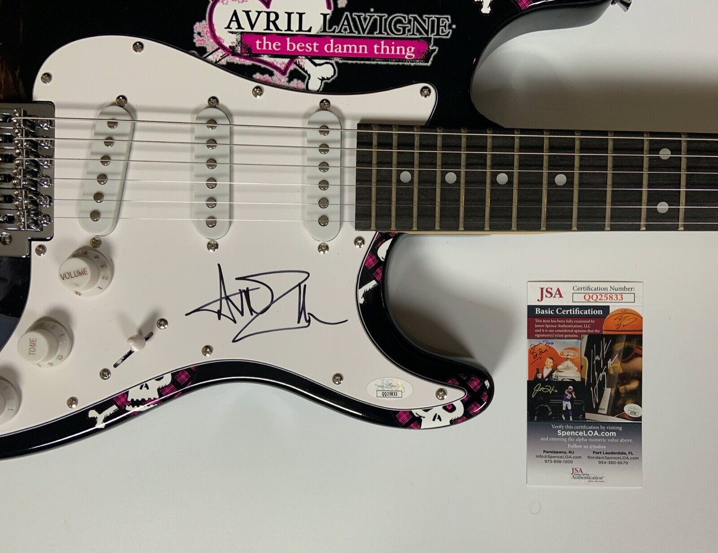 Avril Lavigne JSA Autograph Signed Guitar Stratocaster