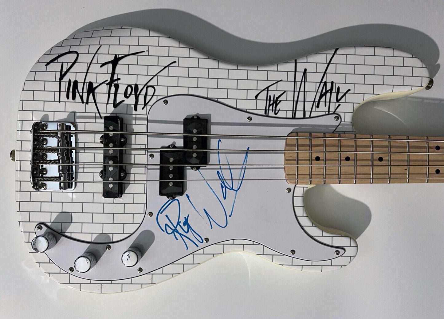 Roger Waters The Wall Pink Floyd JSA Autograph Signed Squier Bass Guitar