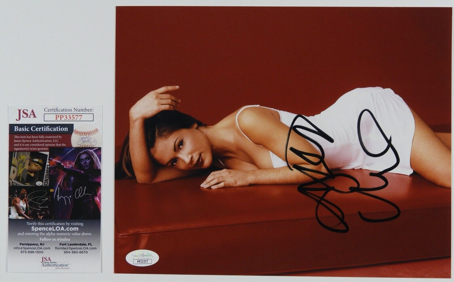 Alyssa Milano JSA Signed Autograph 8 x 10 photo