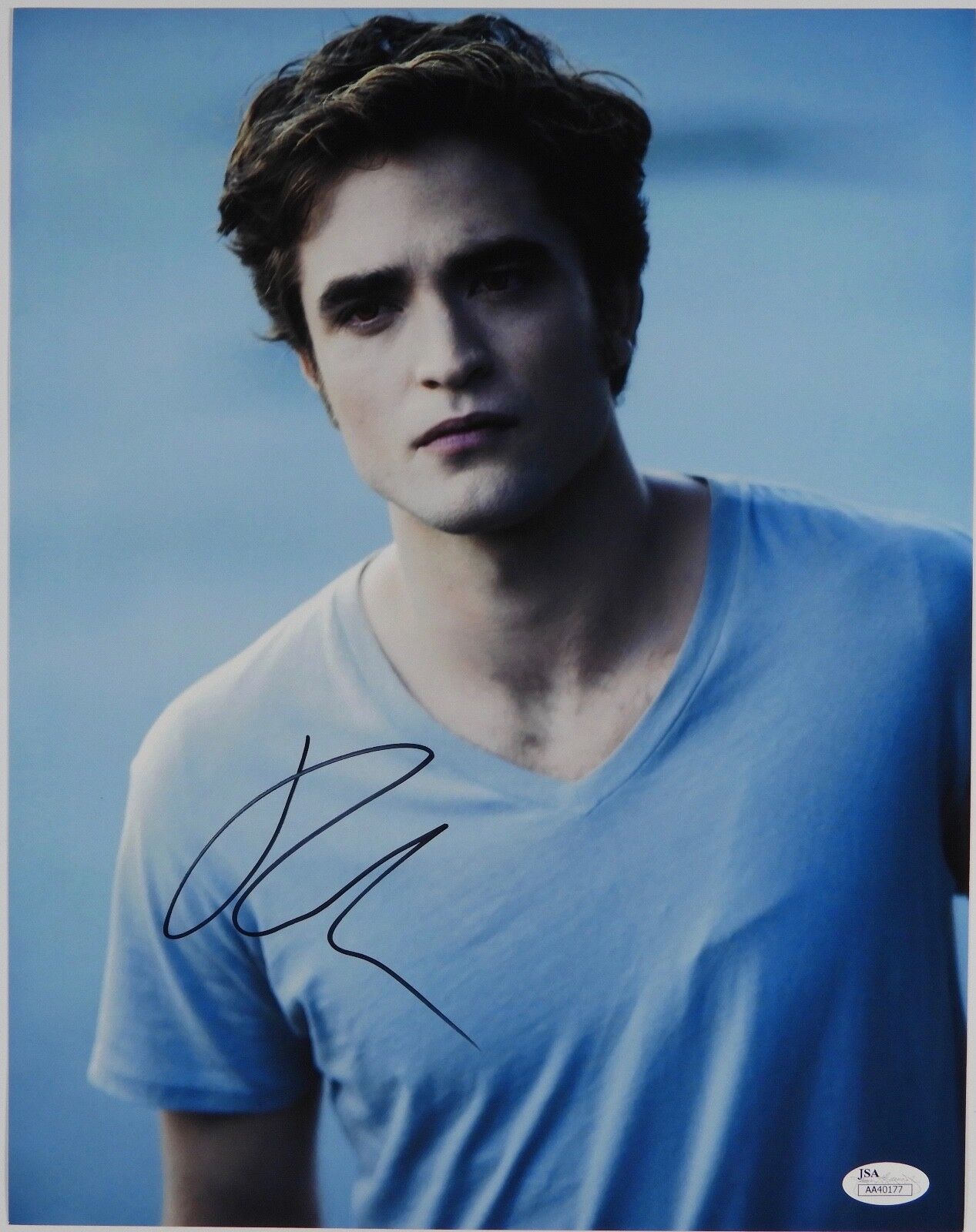 ROBERT PATTINSON Twilight Autograph JSA 11 x 14 Signed Photo