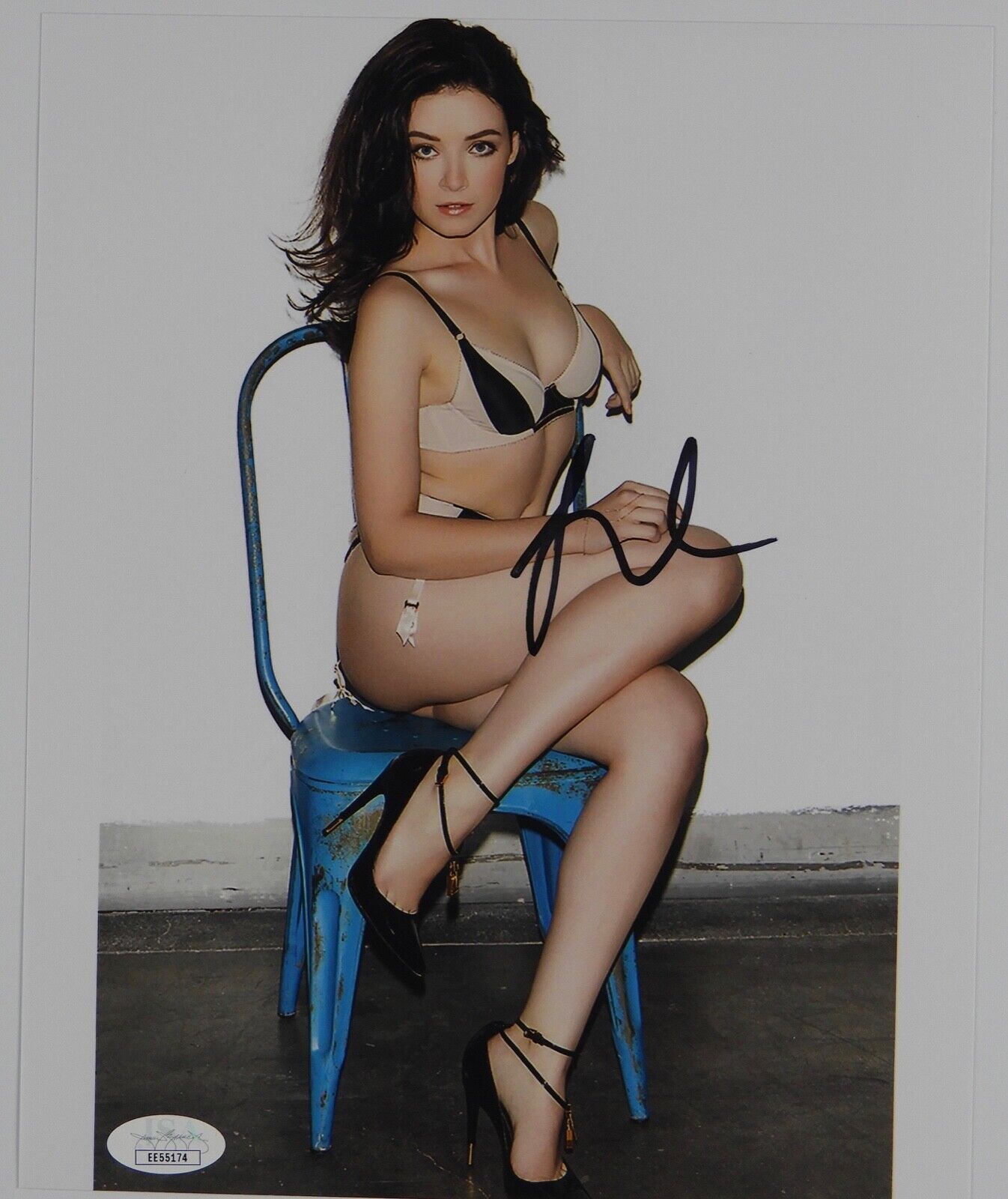 Sarah Bolger JSA Autograph Signed Photo 8 x 10