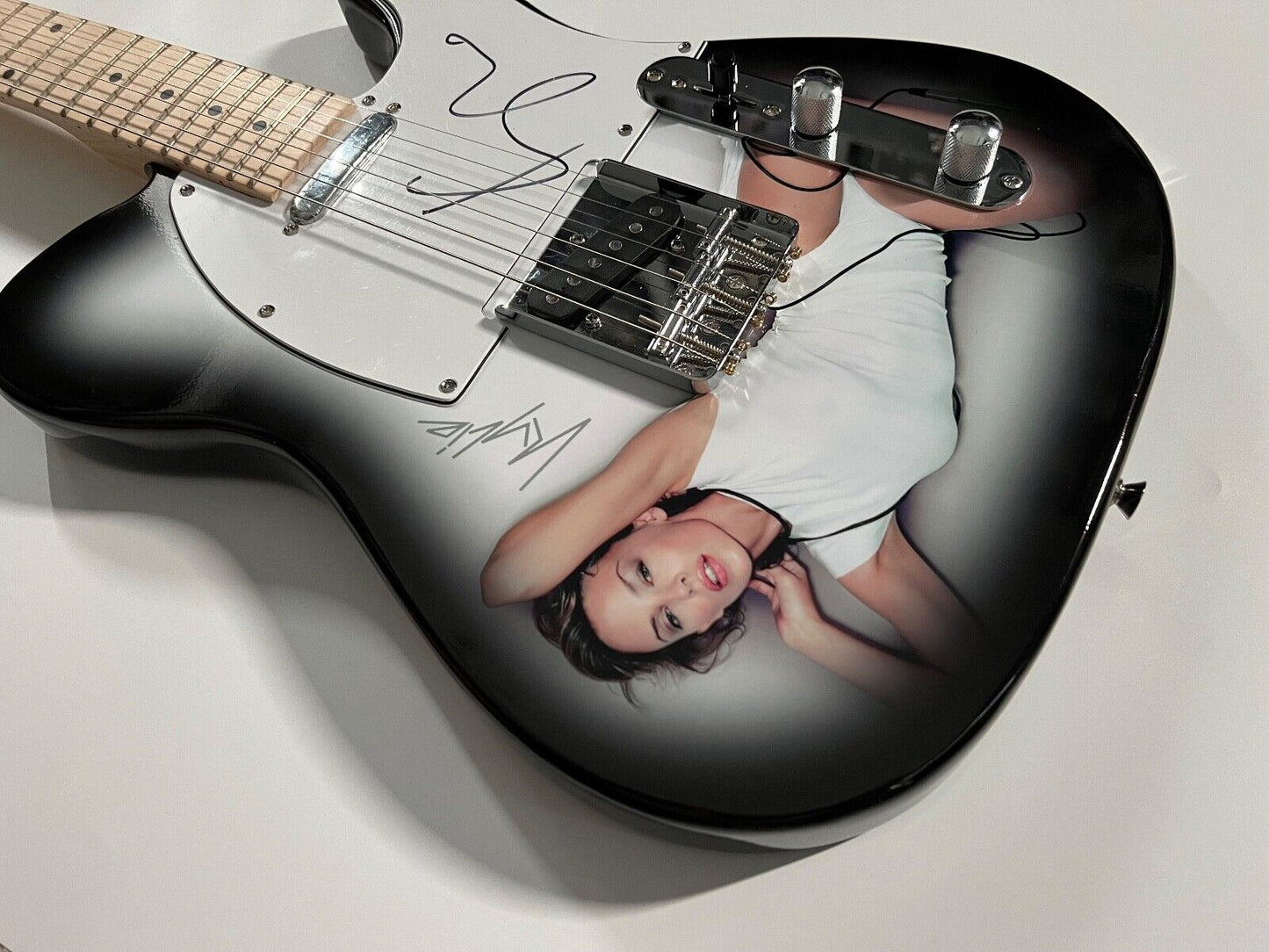 Kylie Minogue JSA Signed Autograph Telecaster Guitar