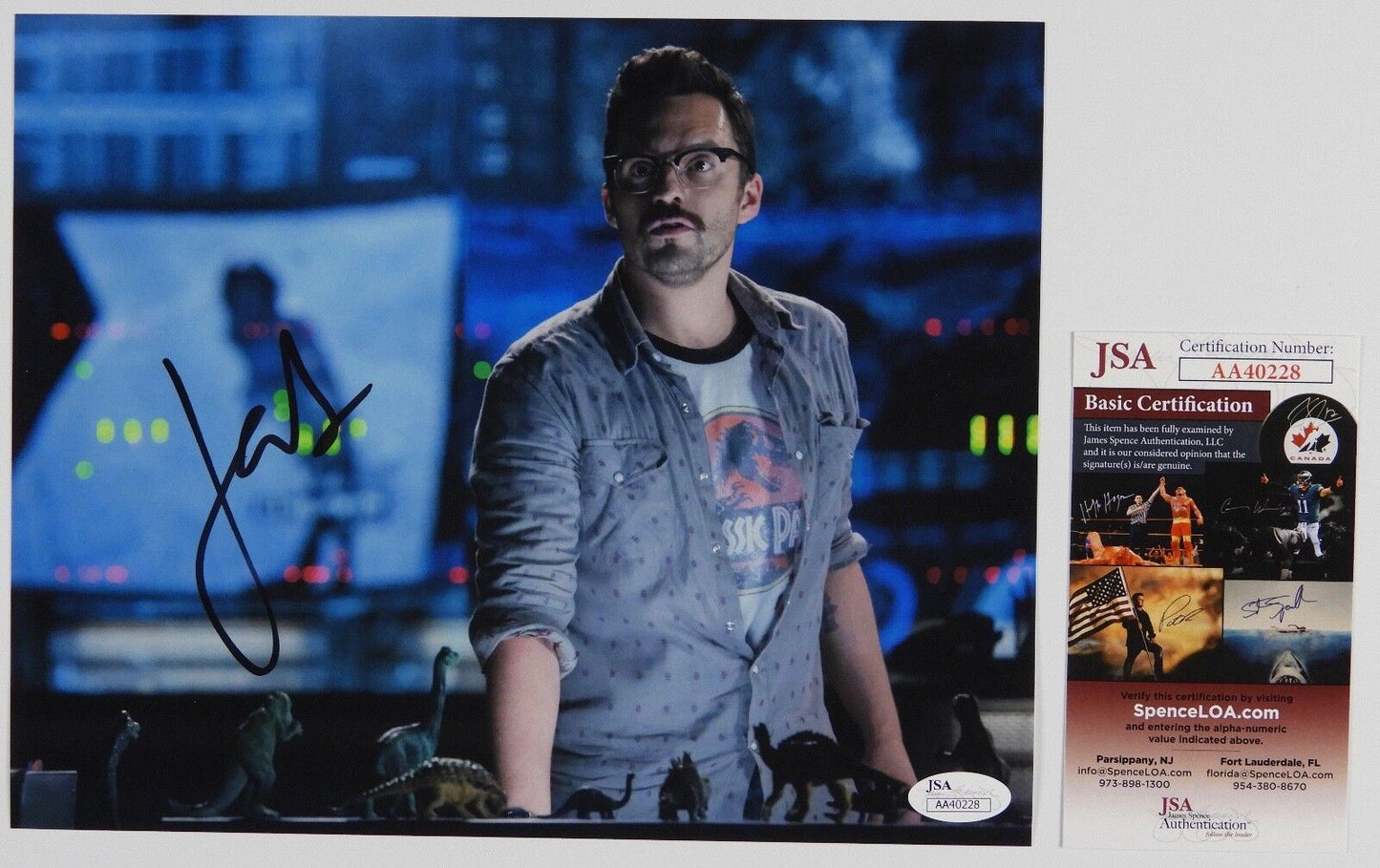 Jake Johnson Jurassic World JSA signed autograph 8 x 10 Photo