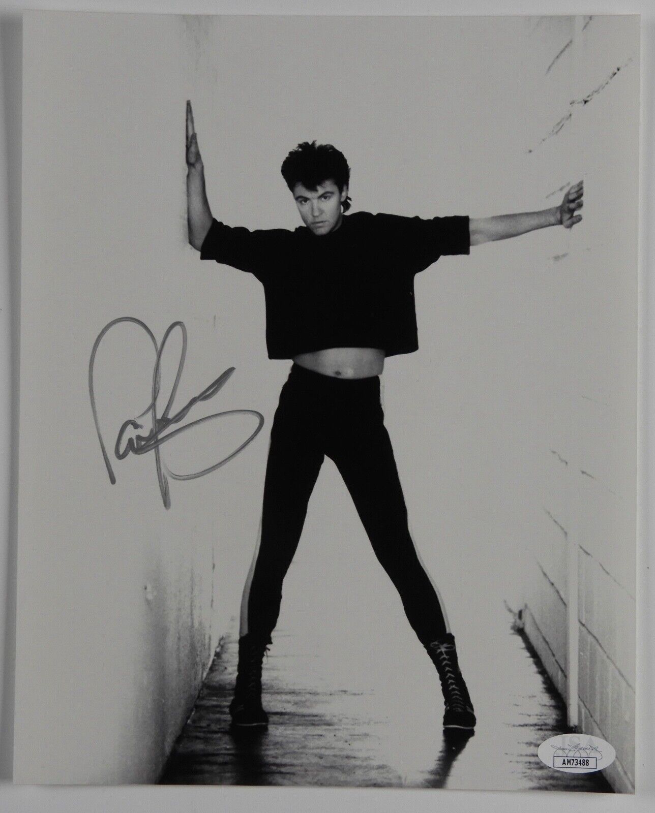 Paul Young JSA Autograph Signed 8 x 10 photo