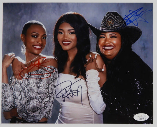 Chapel Hart JSA Signed Autograph 8 x 10 Photo Danica Hart Devynn Hart Trea Swind