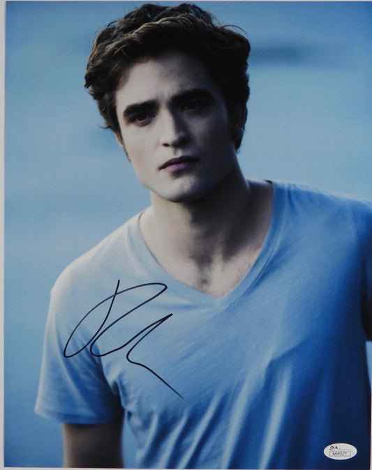 ROBERT PATTINSON Twilight Autograph JSA 11 x 14 Signed Photo