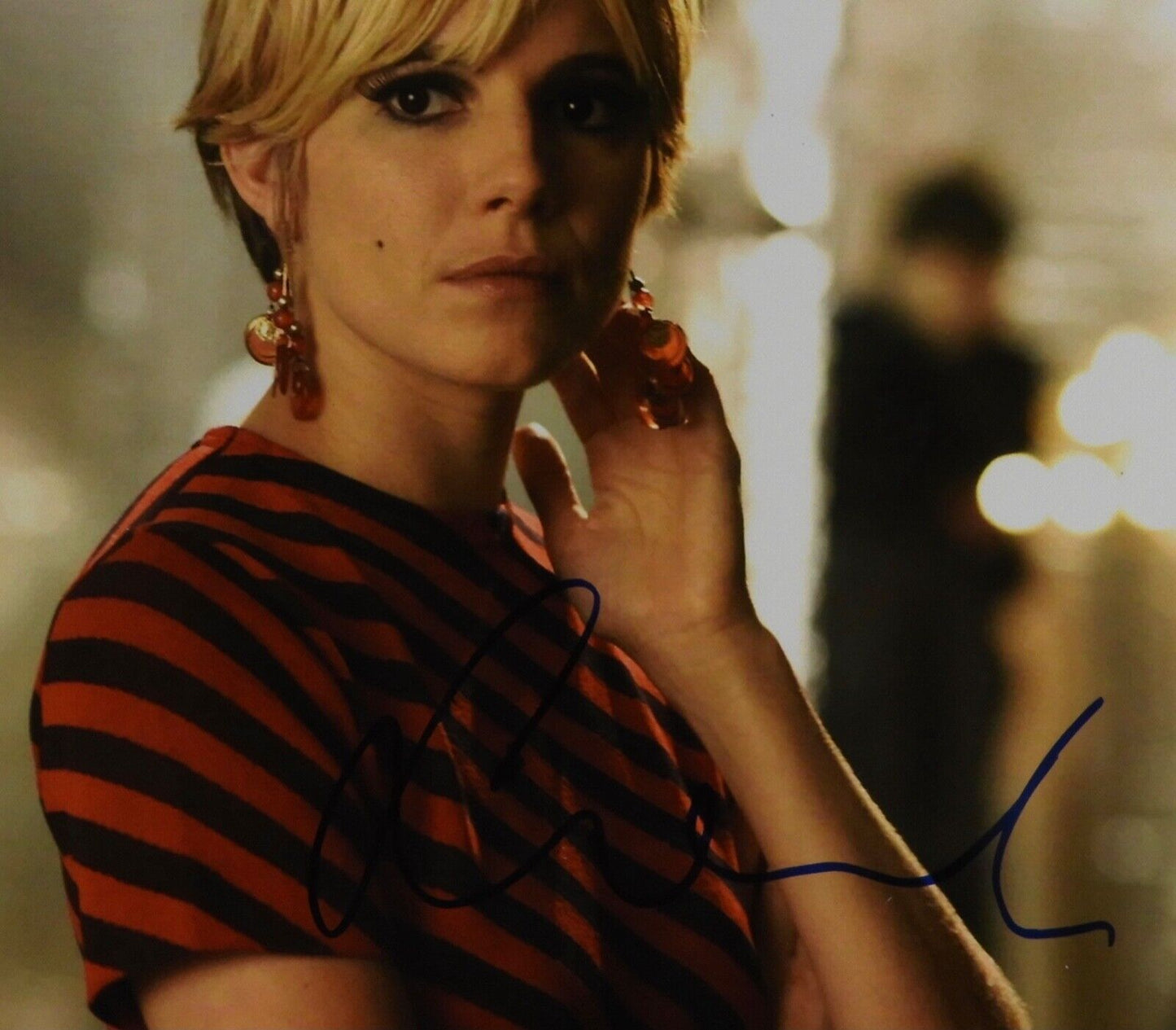 Sienna Miller JSA Signed Autograph Photo 8 x 10