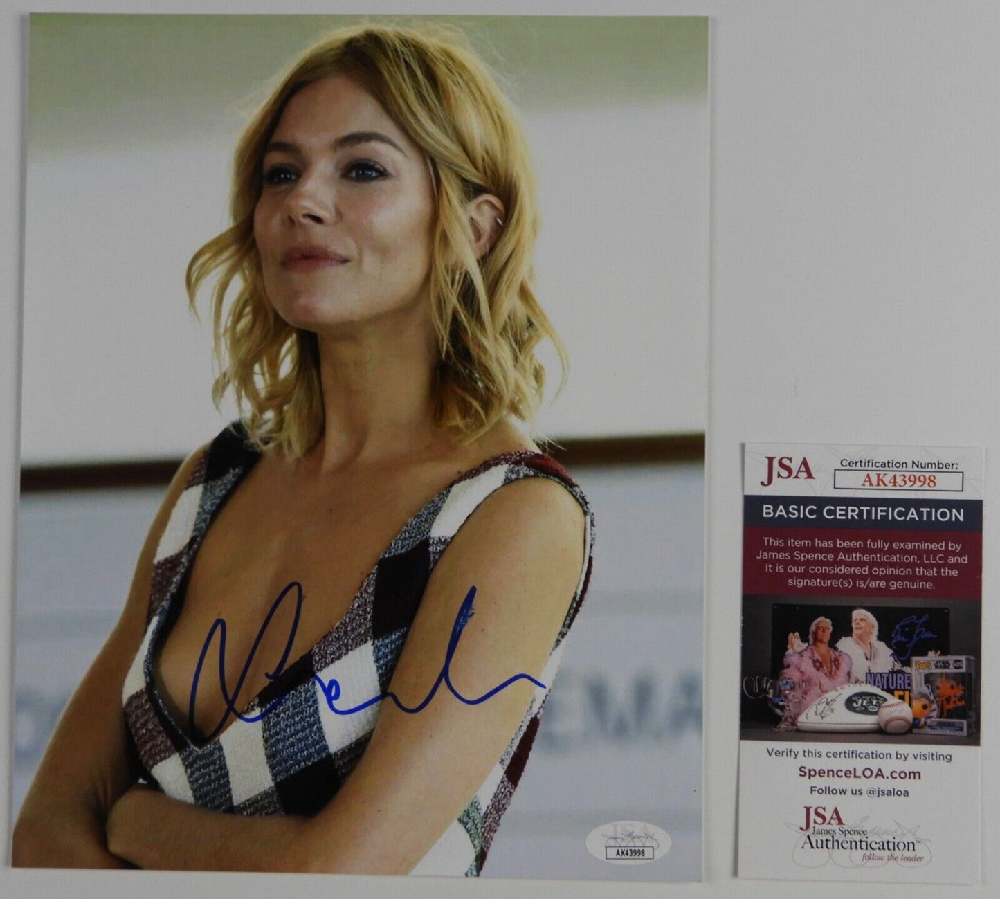 Sienna Miller JSA Signed Autograph Photo 8 x 10